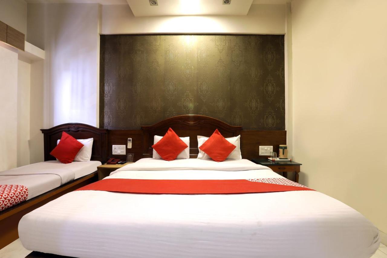 Saish Hotel Shirdi Exterior foto